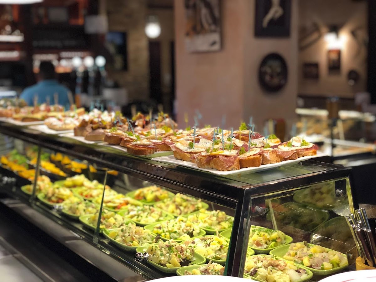 La Taberna del Pintxo Larios photo 1